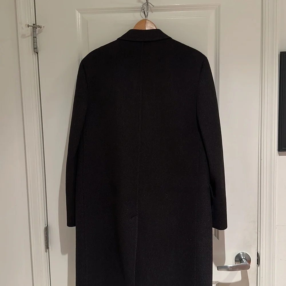 Italian Import Winter Over Coat. - Picture 15 of 16